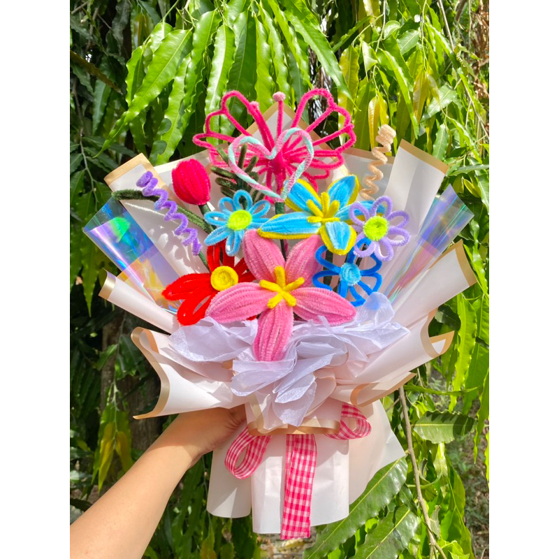 

buket pipe cleaner, Buket snack atau buket jajan cocok untuk hadiah ulang tahun, sempro, semhas, wisuda, dll.