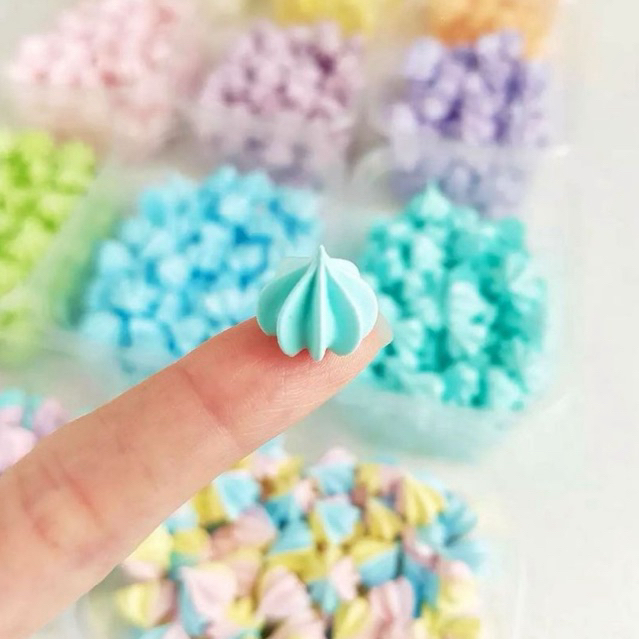 

Meringue Menu Pelajar Best Seller Pouch Hijau
