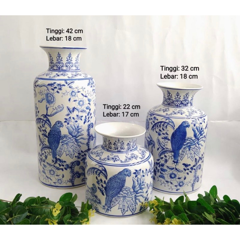 Guci antik biru putih motif burung