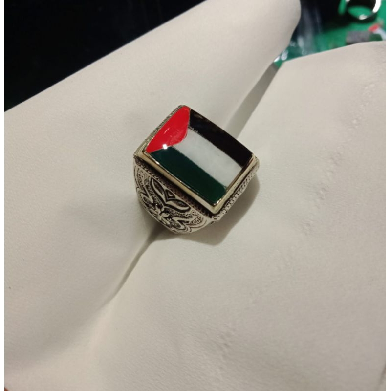 Cincin batu akik ukiran bendera palestina