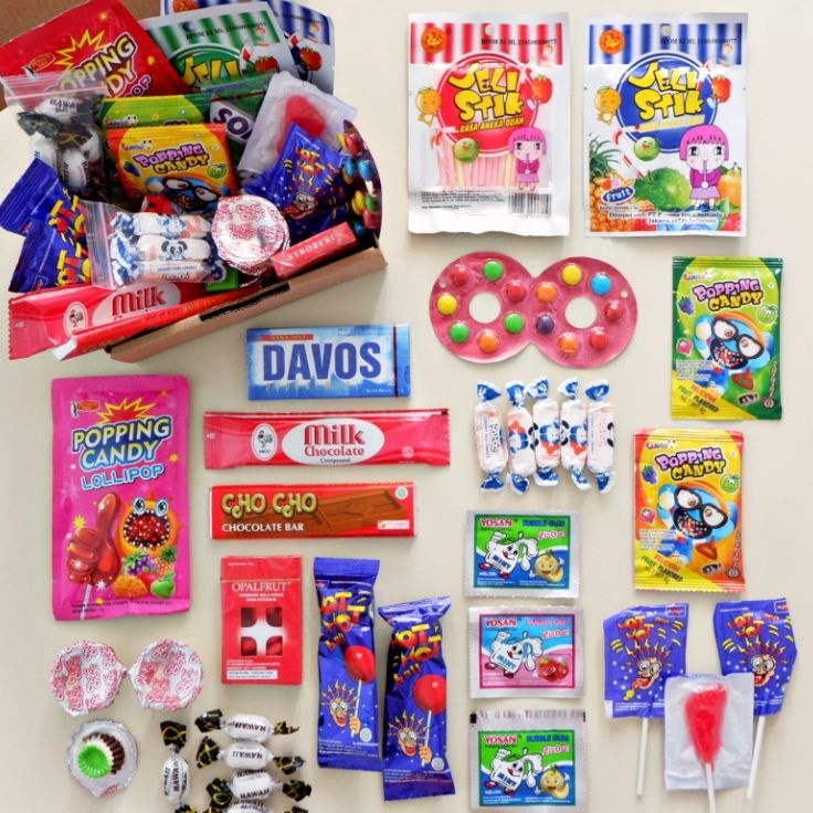 

Hampers Jajanan Jadul Viral Kado Bingkisan GRADUATION WISUDA - BIRTHDAY ULANG TAHUN