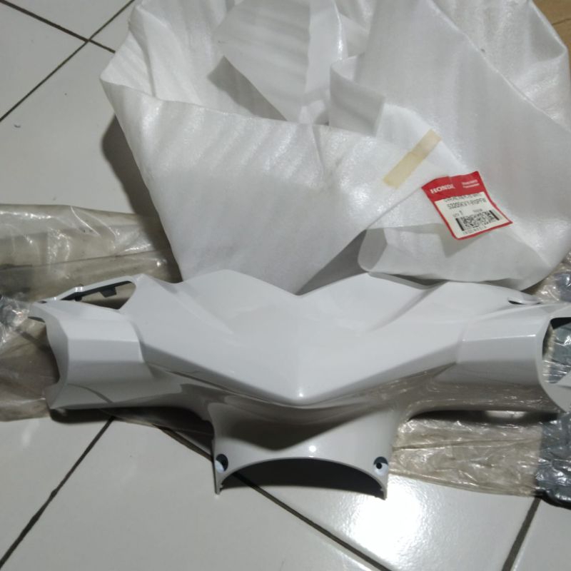 cover handle batok lampu Honda beat karbu putih 53205-kvy-910pfw