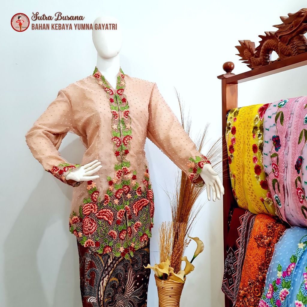 Pusat Bordir Tasikmalaya - Kebaya Encim Bordir bunga Sutra Kaca yumnagayatri tangan panjang include 
