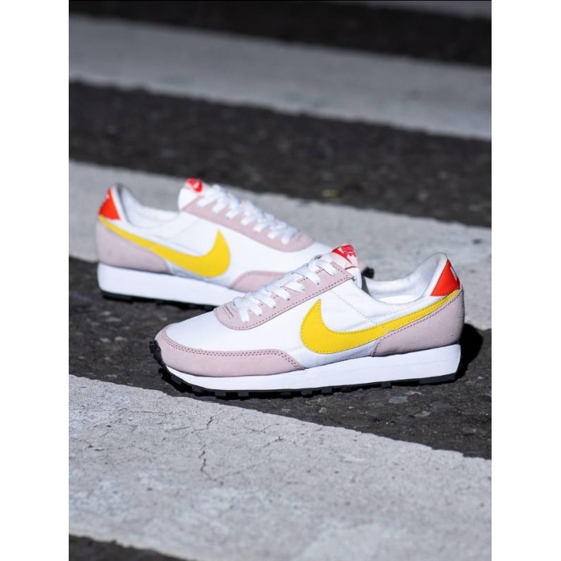 Sepatu Sneakers Wanita Nike Daybreak White Pink Yellow Original Komponen