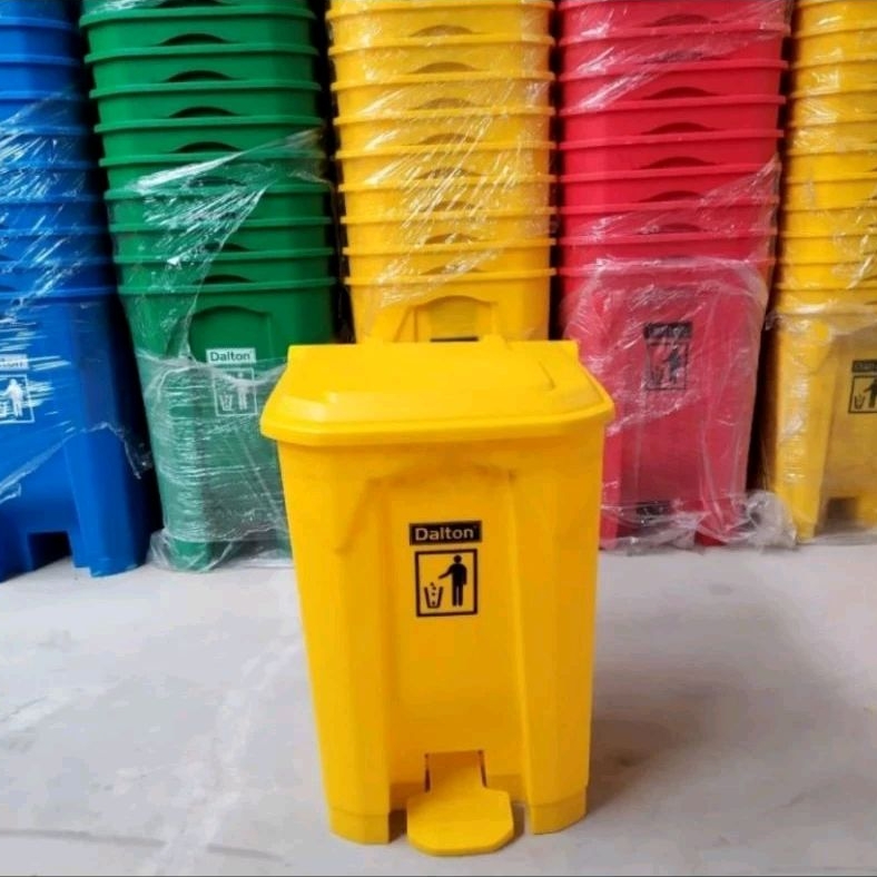 Tempat sampah HDPE injak 50 liter dalton