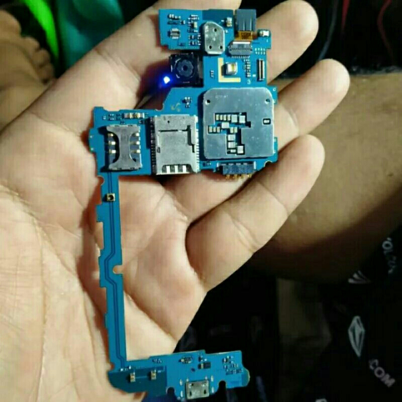 mesin hp Samsung J1 j100h minus Lcd mesin normal udah tested