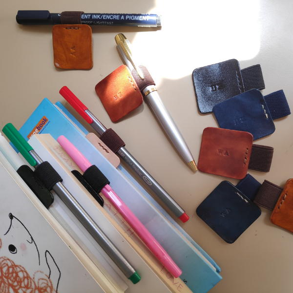 

Leather Clip Pen Holder Kulit Asli Traveler Notebook FREE Emboss Inisial Nama (Kotak)