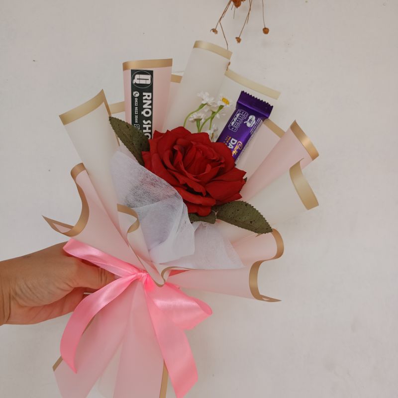 Buket bunga mawar, buket wisuda, buket coklat Cadbury