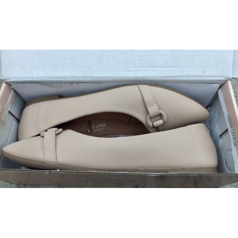 Flat Shoes Details dari Matahari