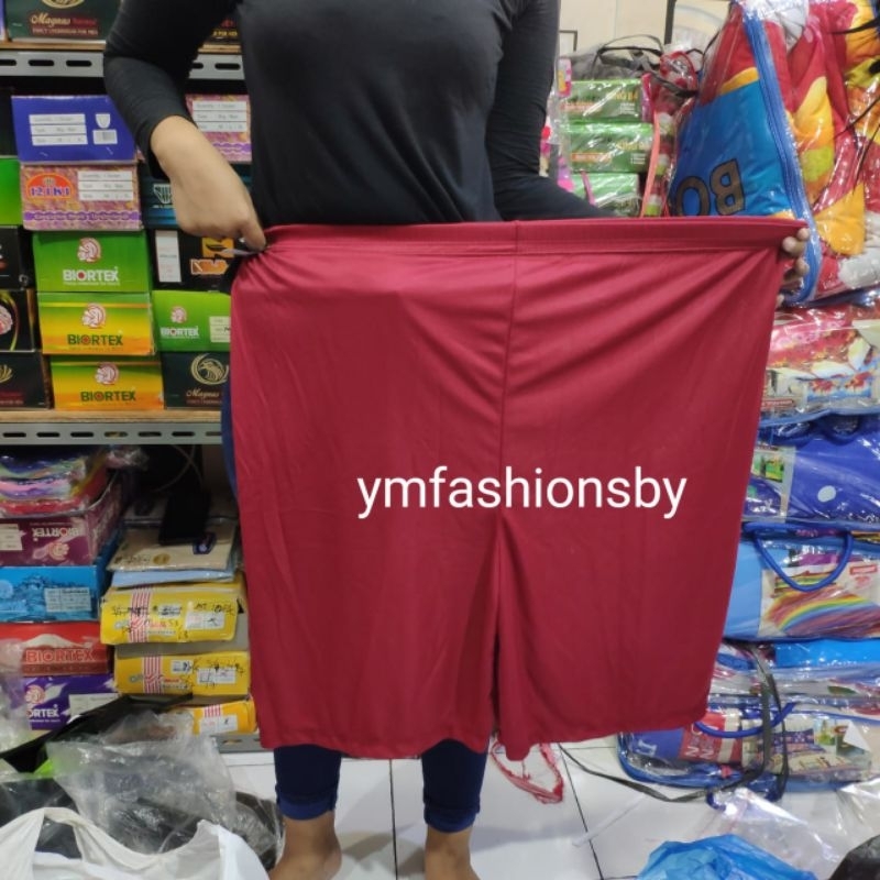 CELANA RANGKEPAN PENDEK WANITA JUMBO