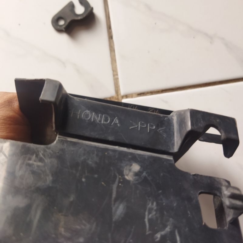 cover aki box baterai original honda cbr 150r kpp old Thailand