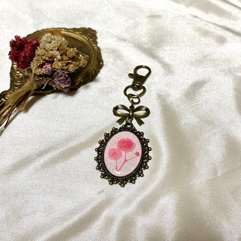 Resin Keychain || Gantungan Frame Vintage Resin Bunga