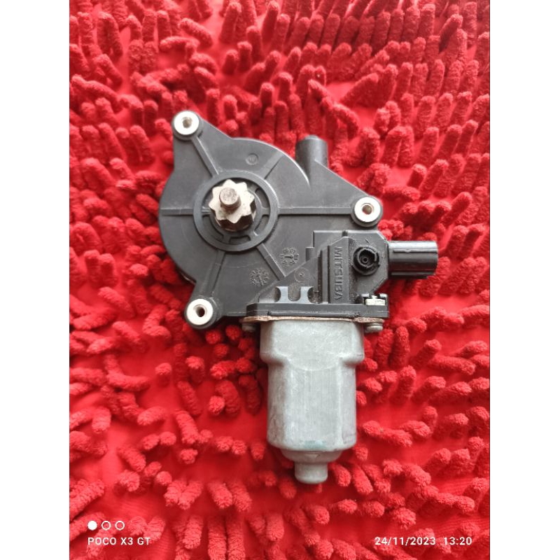 Motor dinamo power window Honda Freed pintu depan kanan