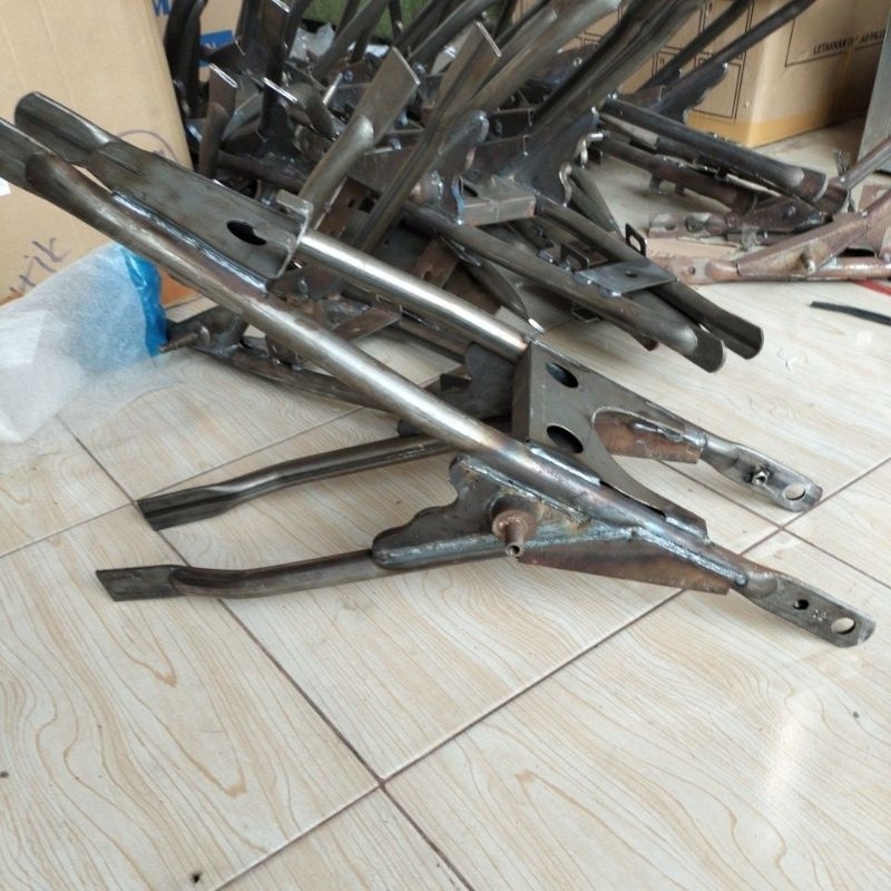 BUNTUTAN RANGKA CB TATANAN BEGEL PANJANG