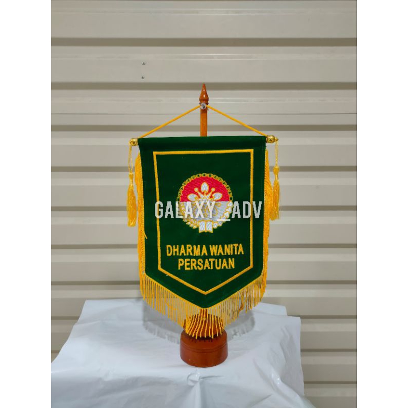bendera vandel meja DHARMA WANITA PERSATUAN + tiang vandel