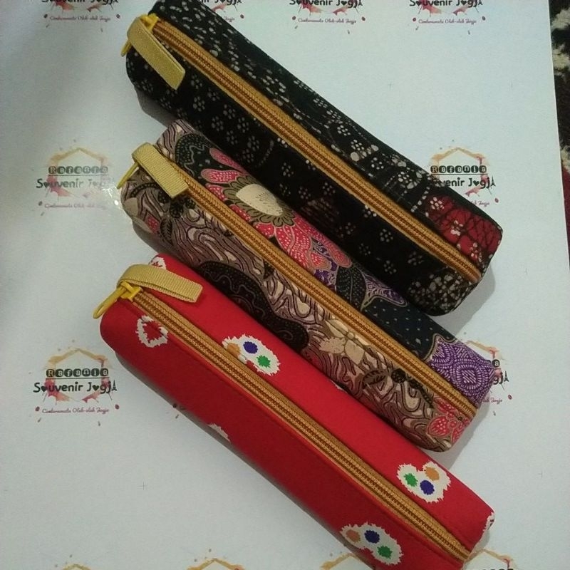 

3 pcs Random Tempat Pensil Batik Handmade Jogja Souvenir Indonesia