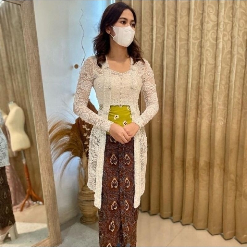 kebaya akad nikah panjang