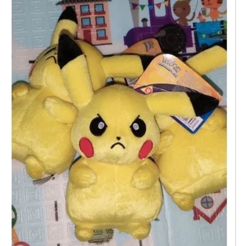 Boneka Pokemon Pikachu Takara Tomy