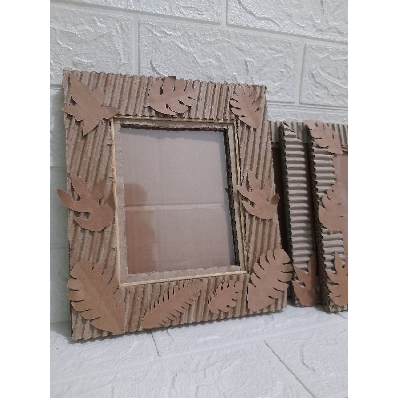 

bingkai Kardus/figura dari kardus/kerajinan recyle/kerjaiian barang bekas