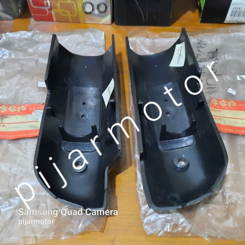 Sepasang Tutup As Shock Depan Suzuki Crystal HITAM