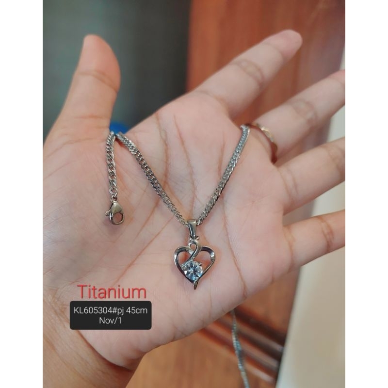 Kalung liontin titanium love