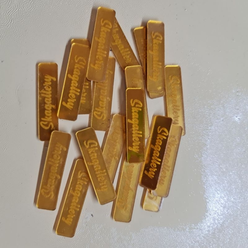 

label brand mirror akrilik 1x4cm