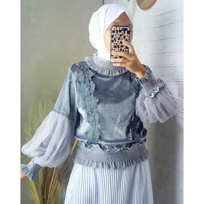 JUAL RUGI  Atasan Bludru Tricia Blouse