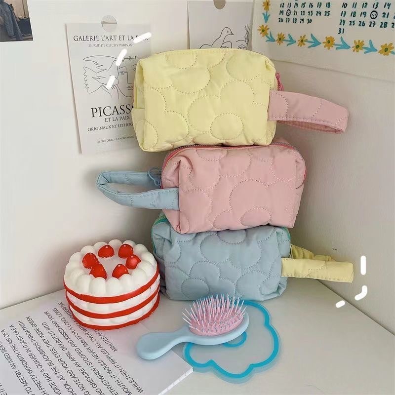 

HenJO Kotak Pensil Sleting Motif Bunga Flower Handle Pastel / Pouch Makeup Aesthetic / Tas Aksesoris