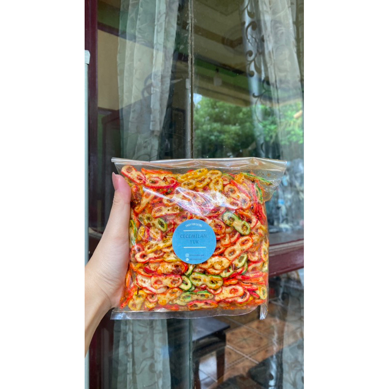 

Cemilan kering kerupuk 8 250gr
