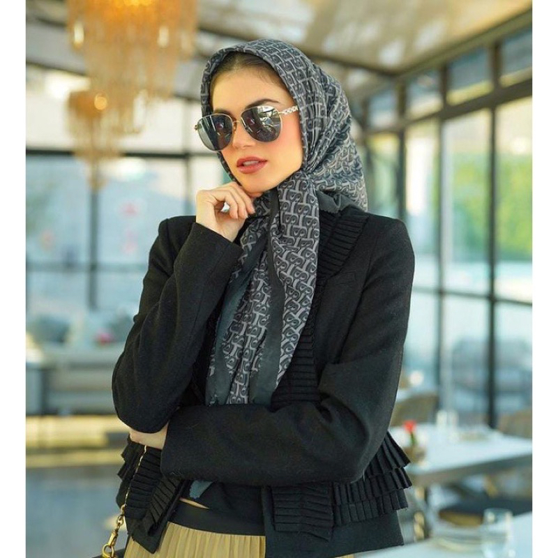 Preloved Bimu Black Buttonscarves