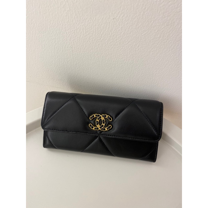 CHANEL C19 wallet