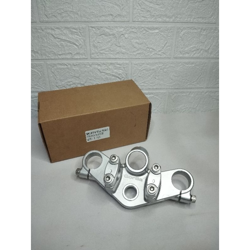 T atas ninja skok ninja atas gorilla