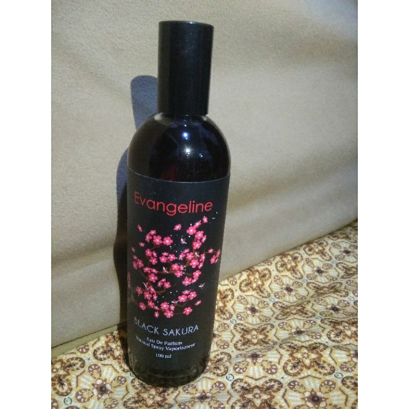 Parfum Evangeline Black Sakura