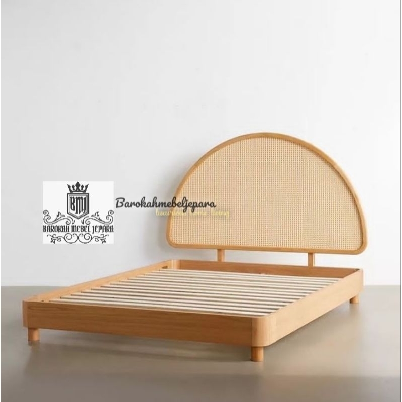 Dipan jati minimalis mix sandaran rotan / tempat tidur jati minimalis mix rotan