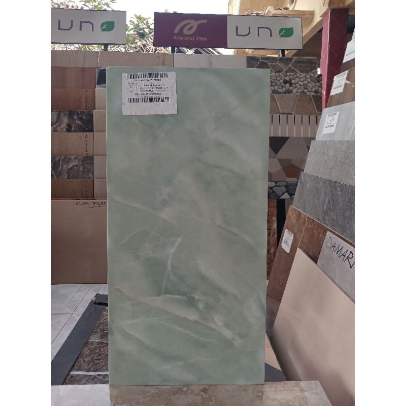 Keramik Dinding 30x60 warna hijau