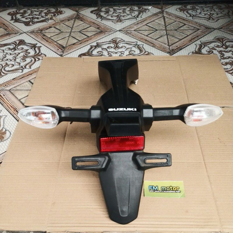 Spakbor belakang Suzuki GSX 150 R Original fullset spakbor sein belakang GSX R 150