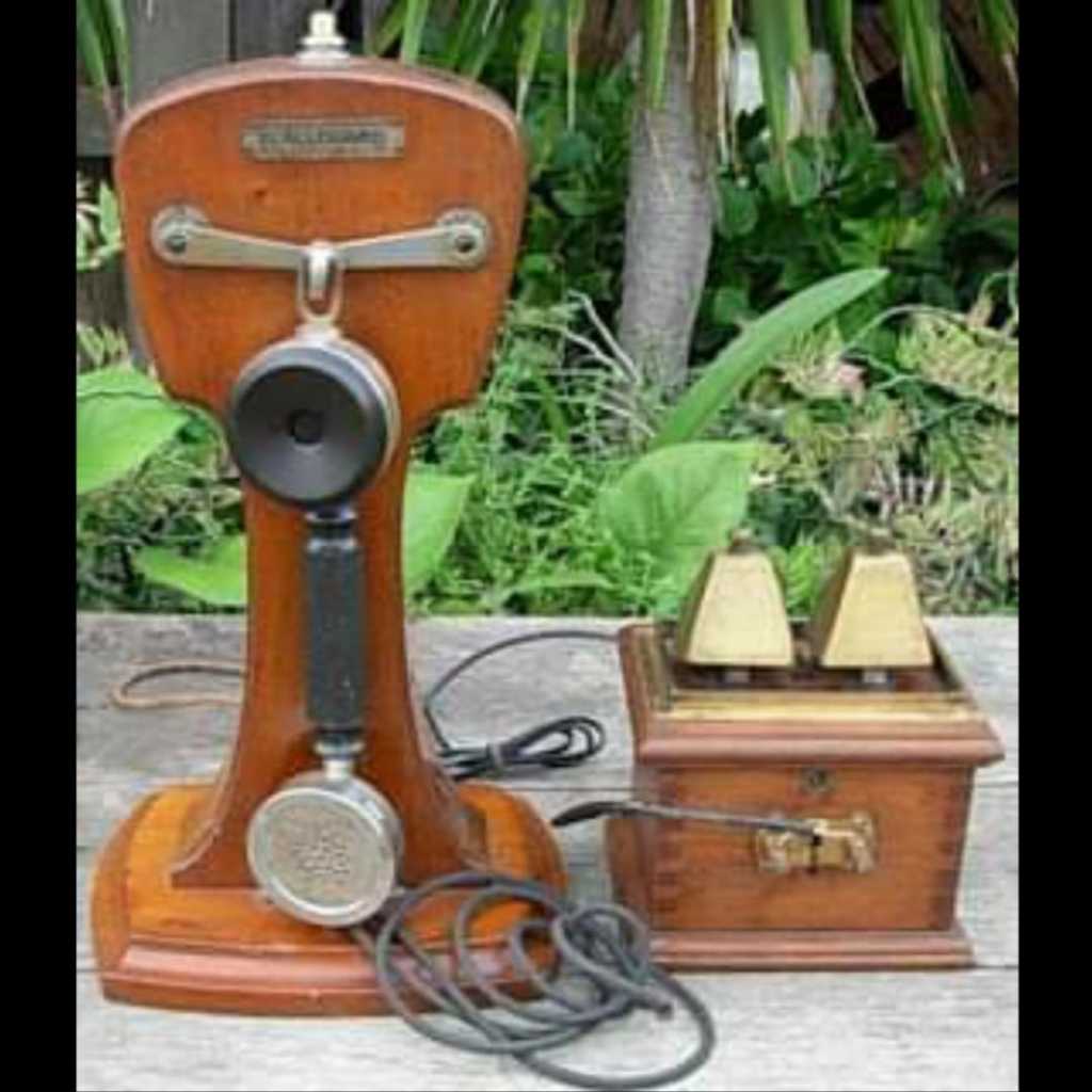 Pajangan Vintage Rare Telepon Kuno French Telephone Allouard