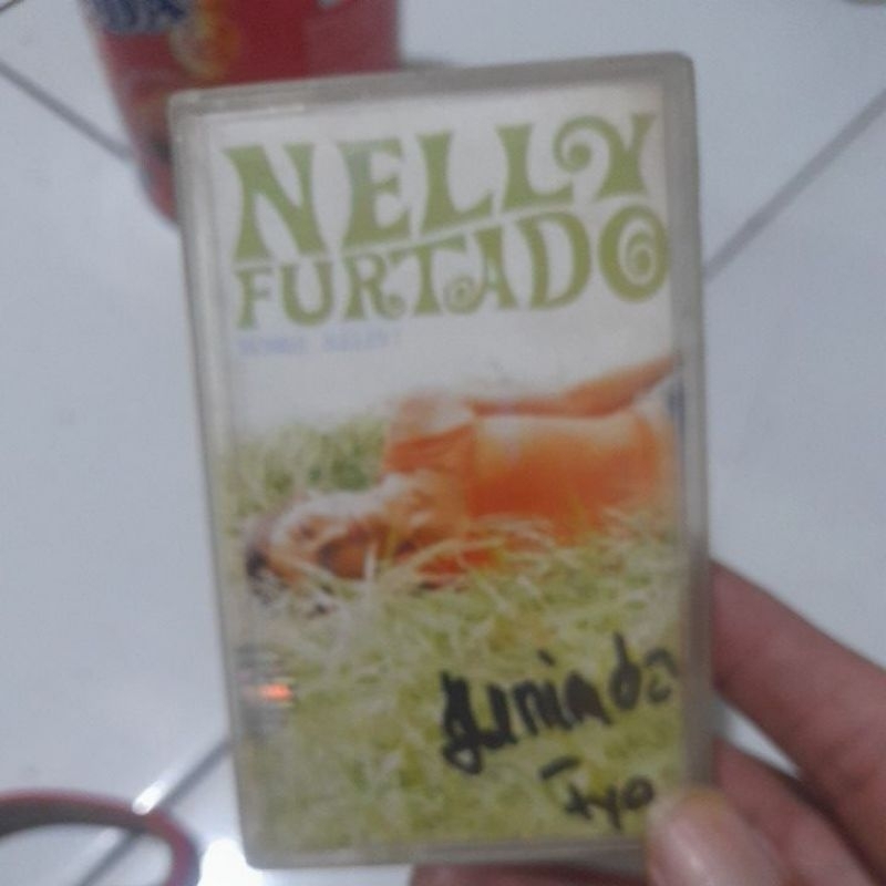 kaset pita nelly furtado whoa nelly (0090)