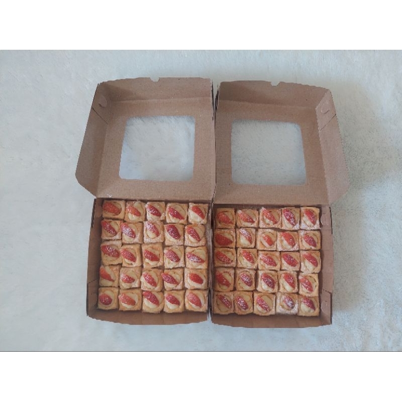 

NOB Pastry Fla Cheese Strawberry Isi 25pc (box 20x20) isi 10 pc (box 20x10) Hanya pengiriman instan