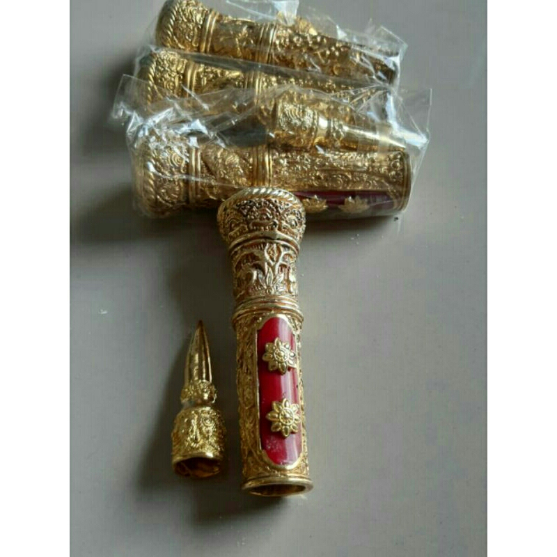 ornamen tongkat komando dari bahan besi kuning
