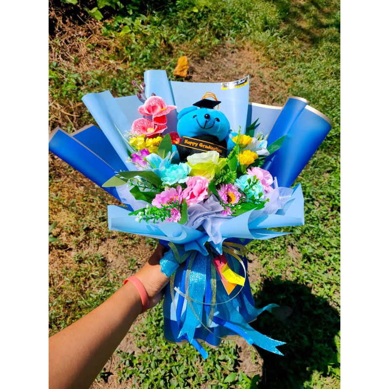 

bucket bunga graduation/hari ibu