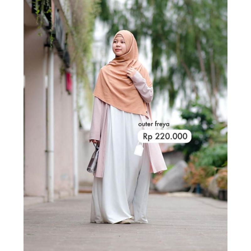 OUTER FREYA. HIJAB ALILA
