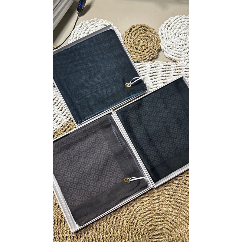 BUTTONSCARVES TAPIS SQUARE EMBOSSED NEW BUKAN PRELOVED BLACK CAVIAR SALSARUBY RED VANILLA