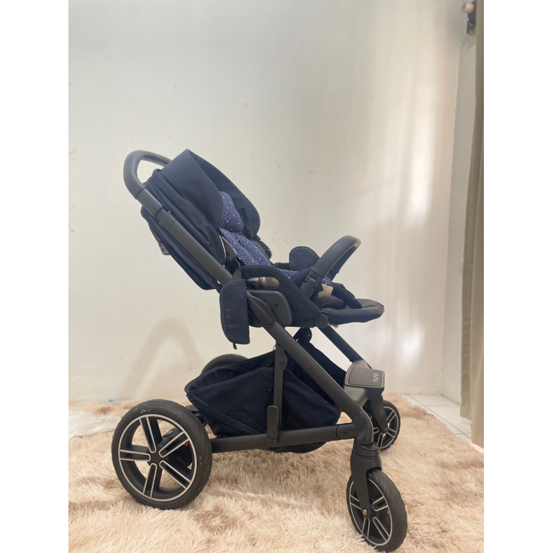 Nuna Mixx 2 Indigo with Bassinet