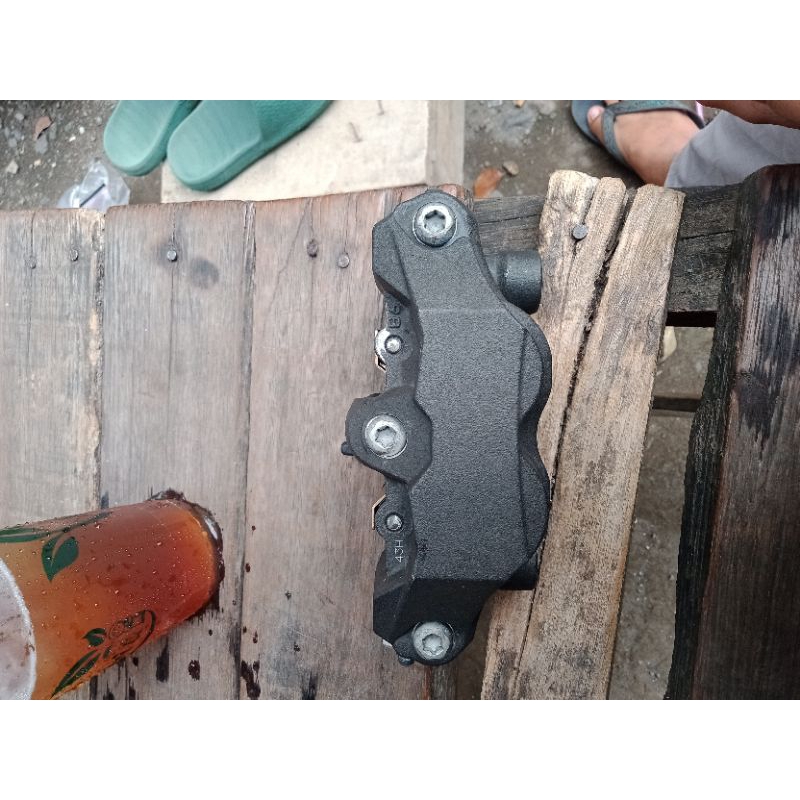 kaliper tokico gsx 750 kanan logo timbul original 4piston kampas baru siap pakai