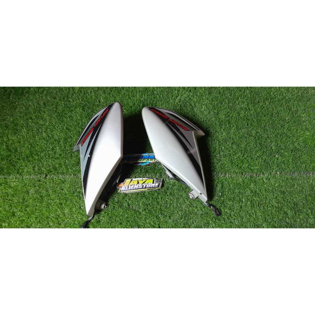 Kupingan  Tangki sayap verza 150 original -Silver