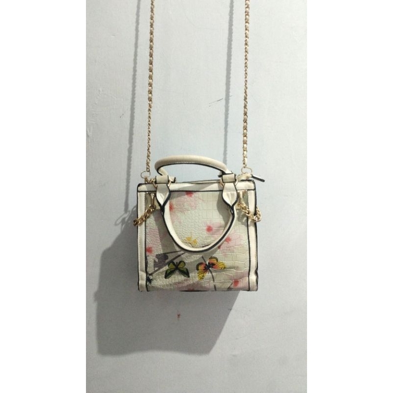 [BISA NEGO & COD] Preloved Tas Selempang Wanita / SLING BAG WANITA / TAS PREMIUM