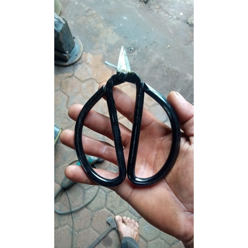 

gunting kodok, gunting patri pengrajin emas perak