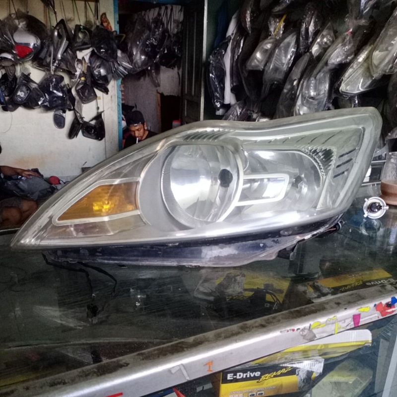 Headlamp lampu depan ford focus sebalah kiri original