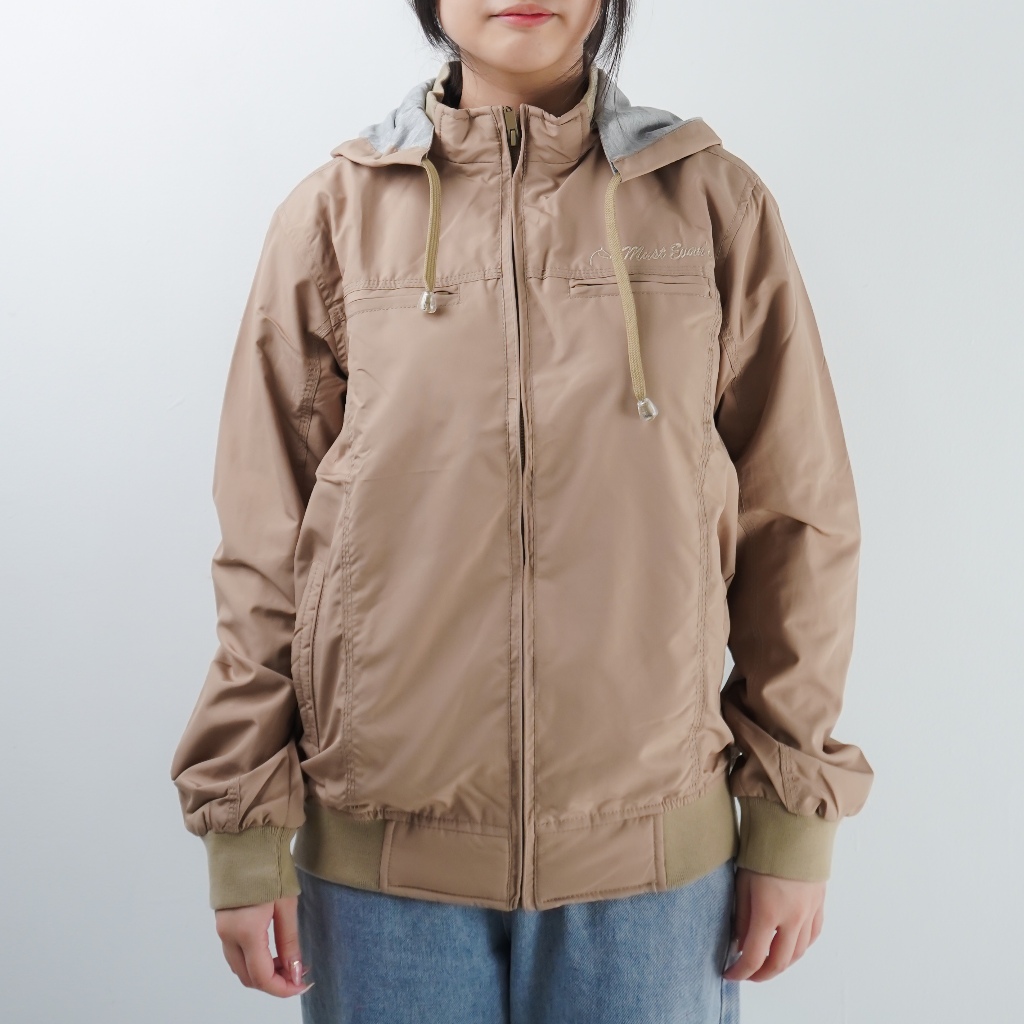 MUSTEVANS JAKET HOODIE PARASIT PARASUT WATERPROOF WANITA BEIGE/ CREAM